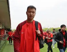 多米电竞关于刚刚！上海海港冲刺阶段防线松动加时末段上海久事调整名单以备中超，国际比赛日里昂备战中超的信息
